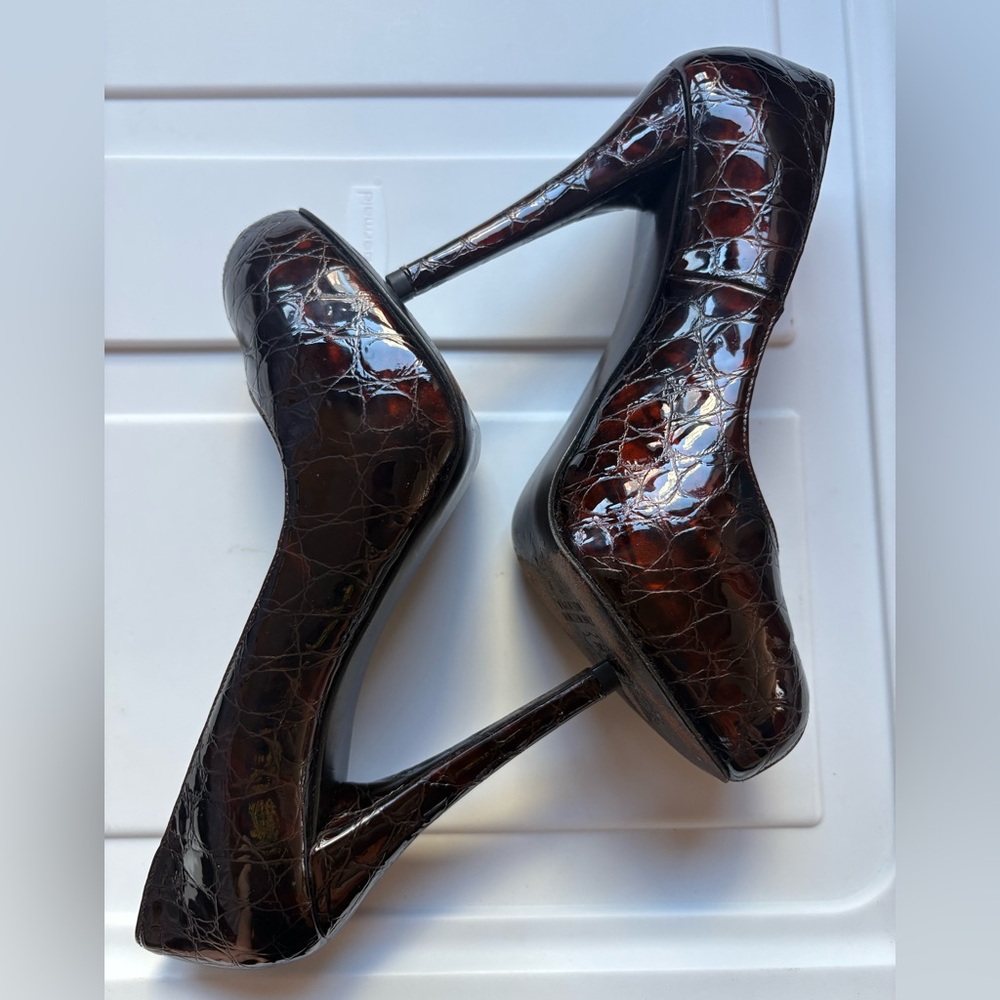 Stuart Weitzman Brown Crocodile Peep Toe Platform Stilleto Heels